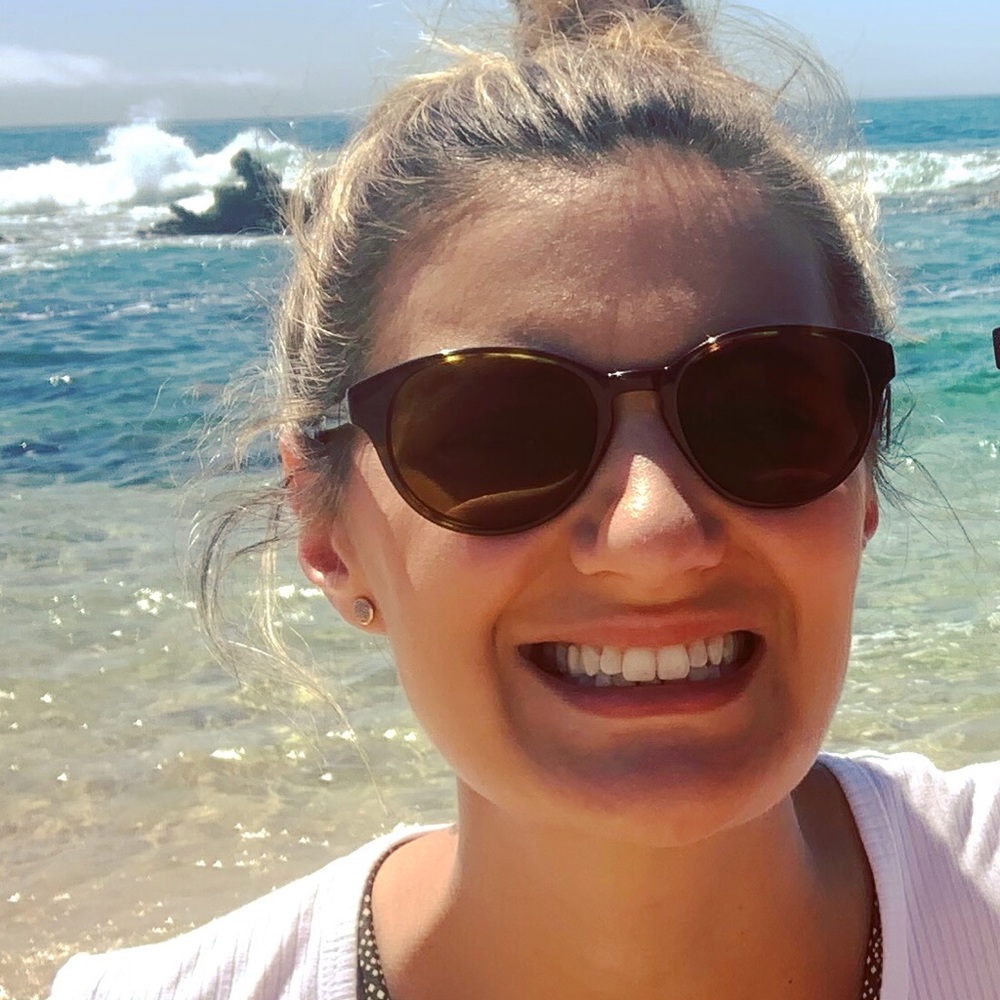 Meet your Posher, Cassandra